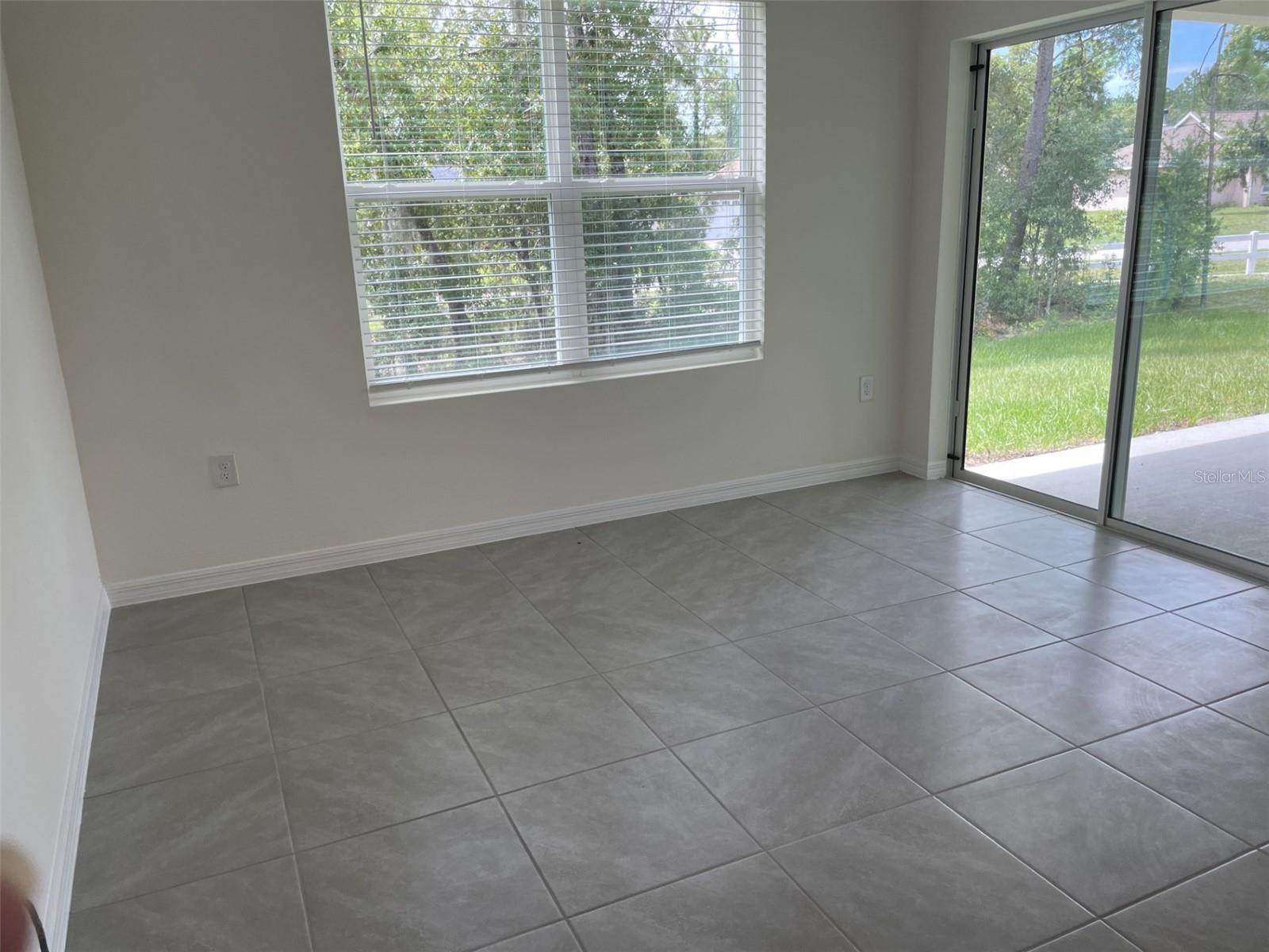 LAKE DIAMOND NORTH - Residential Lease
