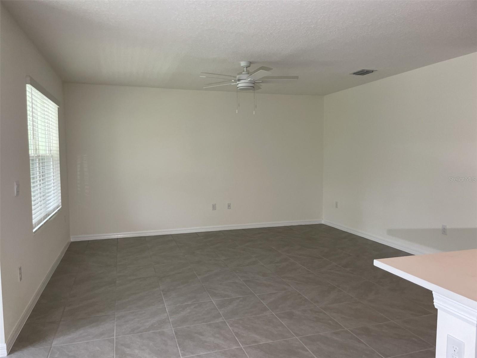 LAKE DIAMOND NORTH - Residential Lease