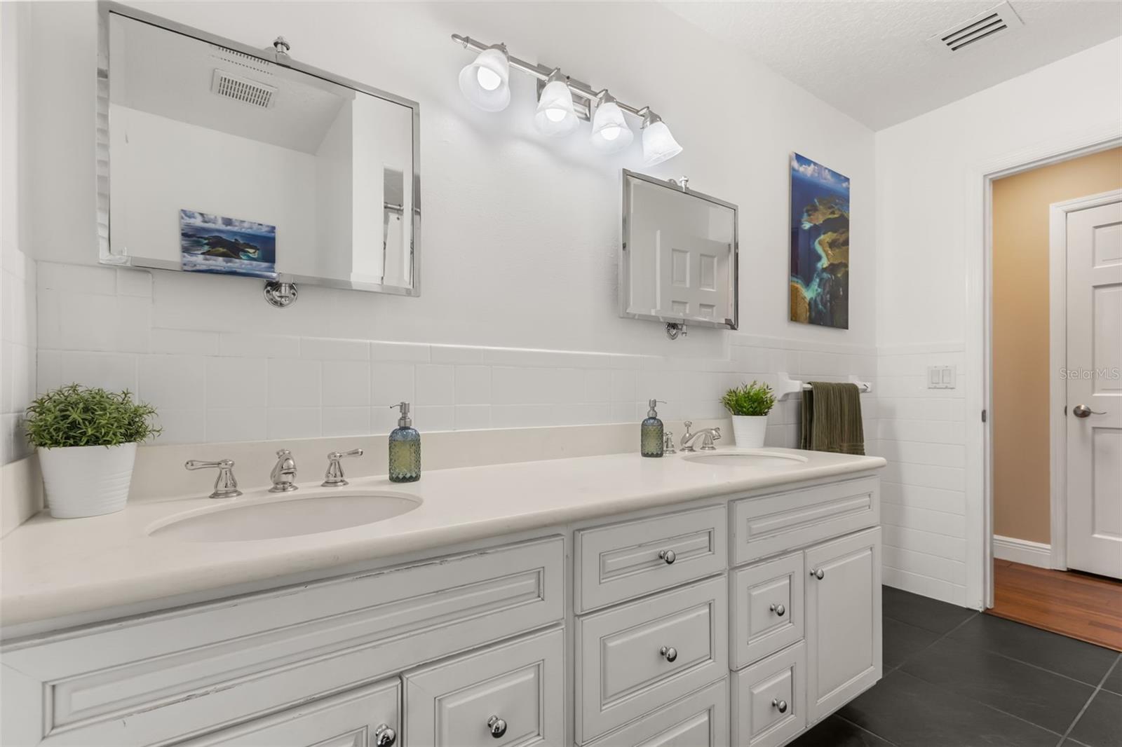 MINNEHAHA SHORES - Residential