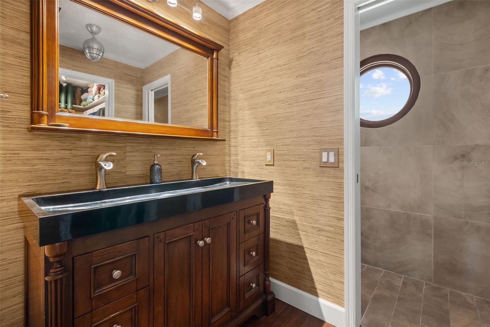 MINNEHAHA SHORES - Residential