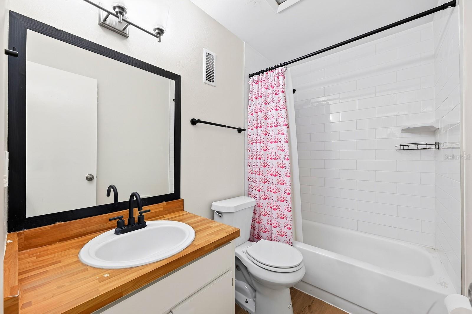 PHEASANT RUN AT ROSEMONT CONDO PH 02 - Residential