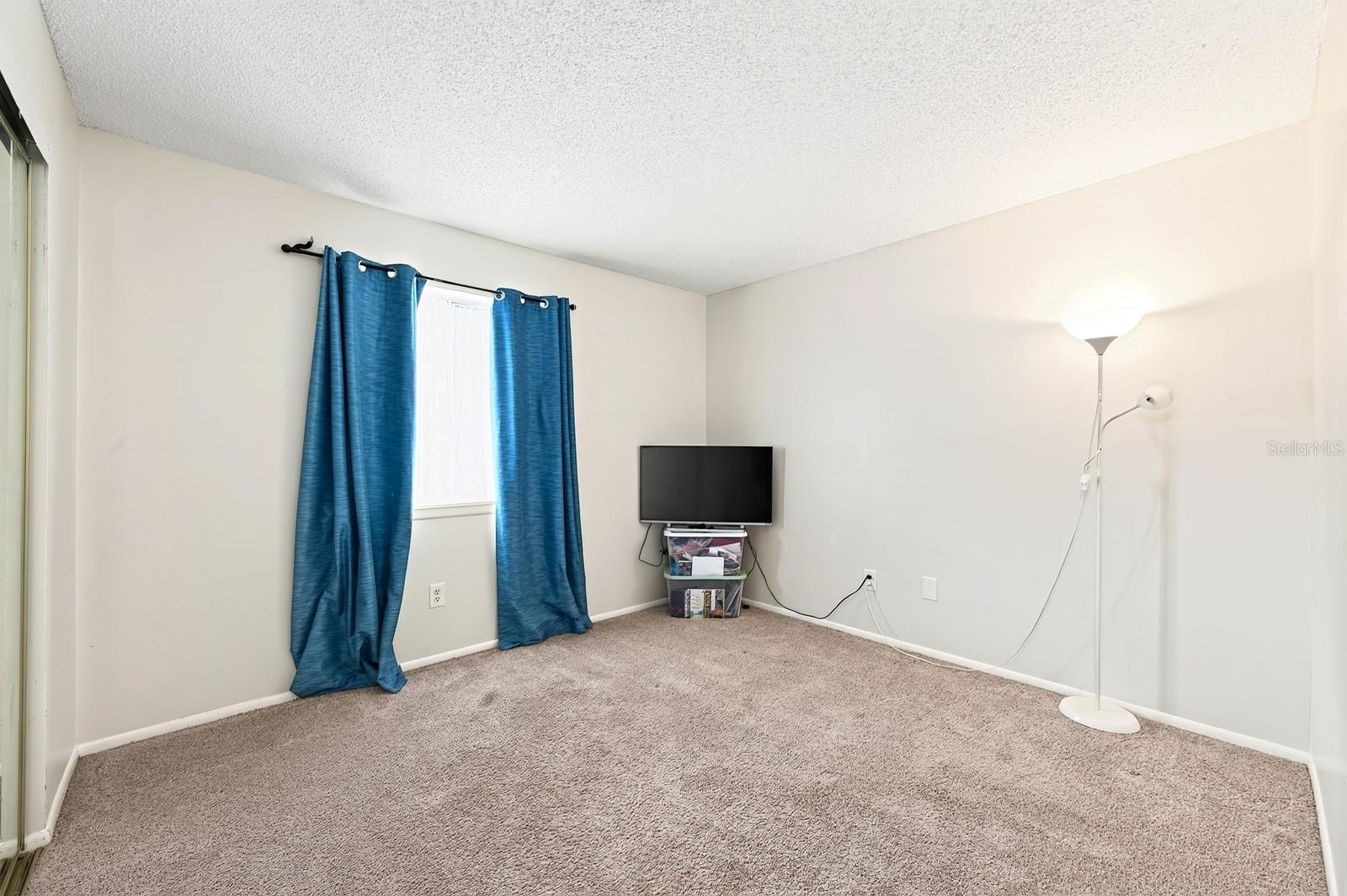 PHEASANT RUN AT ROSEMONT CONDO PH 02 - Residential