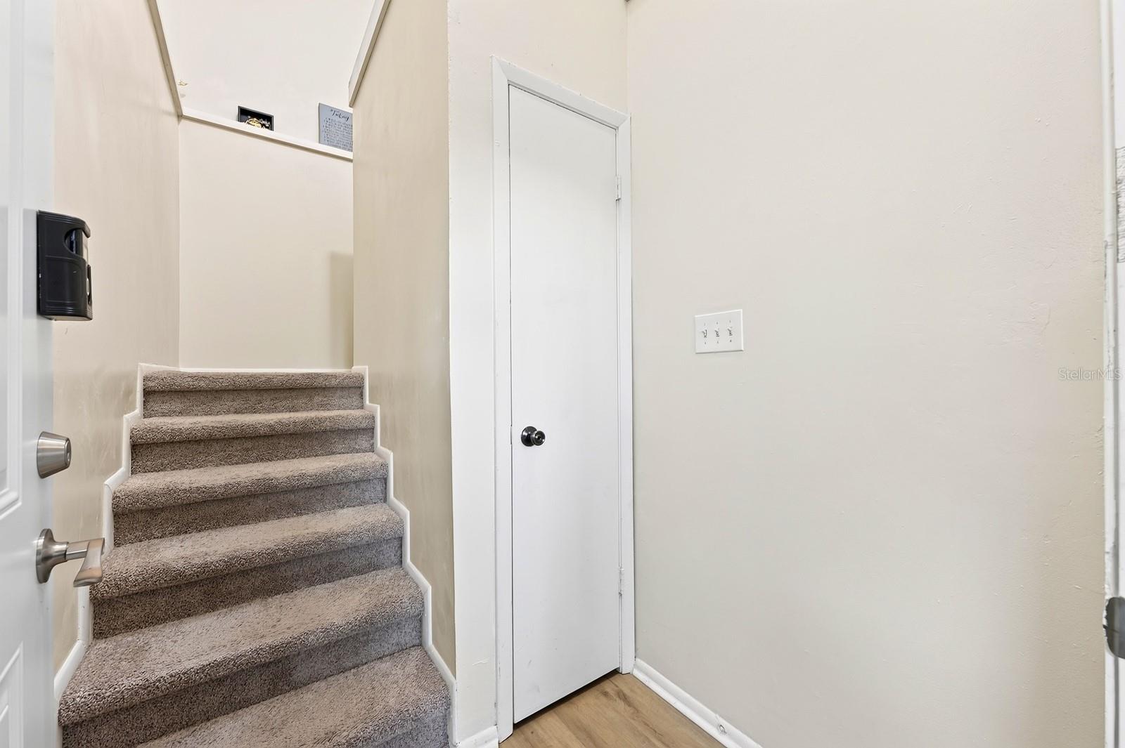 PHEASANT RUN AT ROSEMONT CONDO PH 02 - Residential
