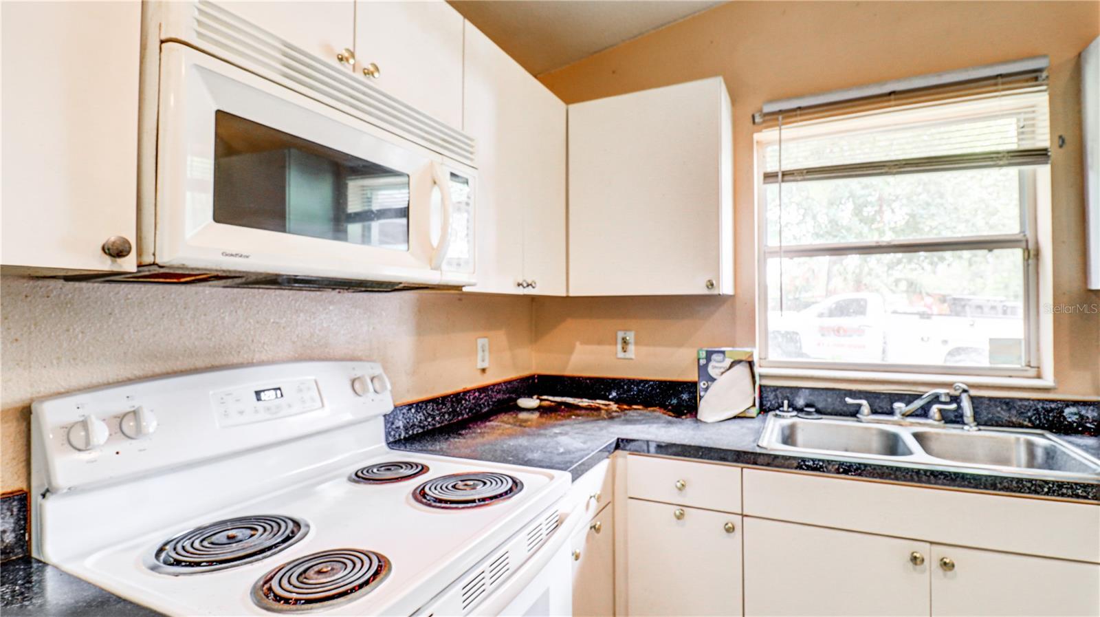 HANKINS SUBURBAN HOMESITES RE - Residential