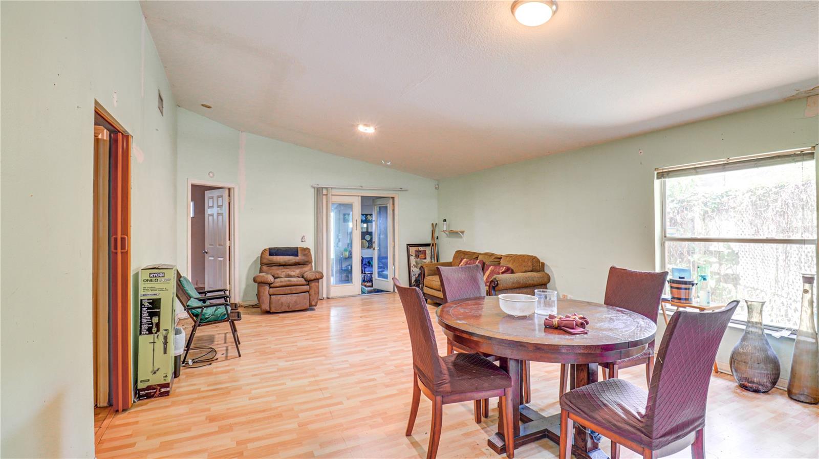 HANKINS SUBURBAN HOMESITES RE - Residential