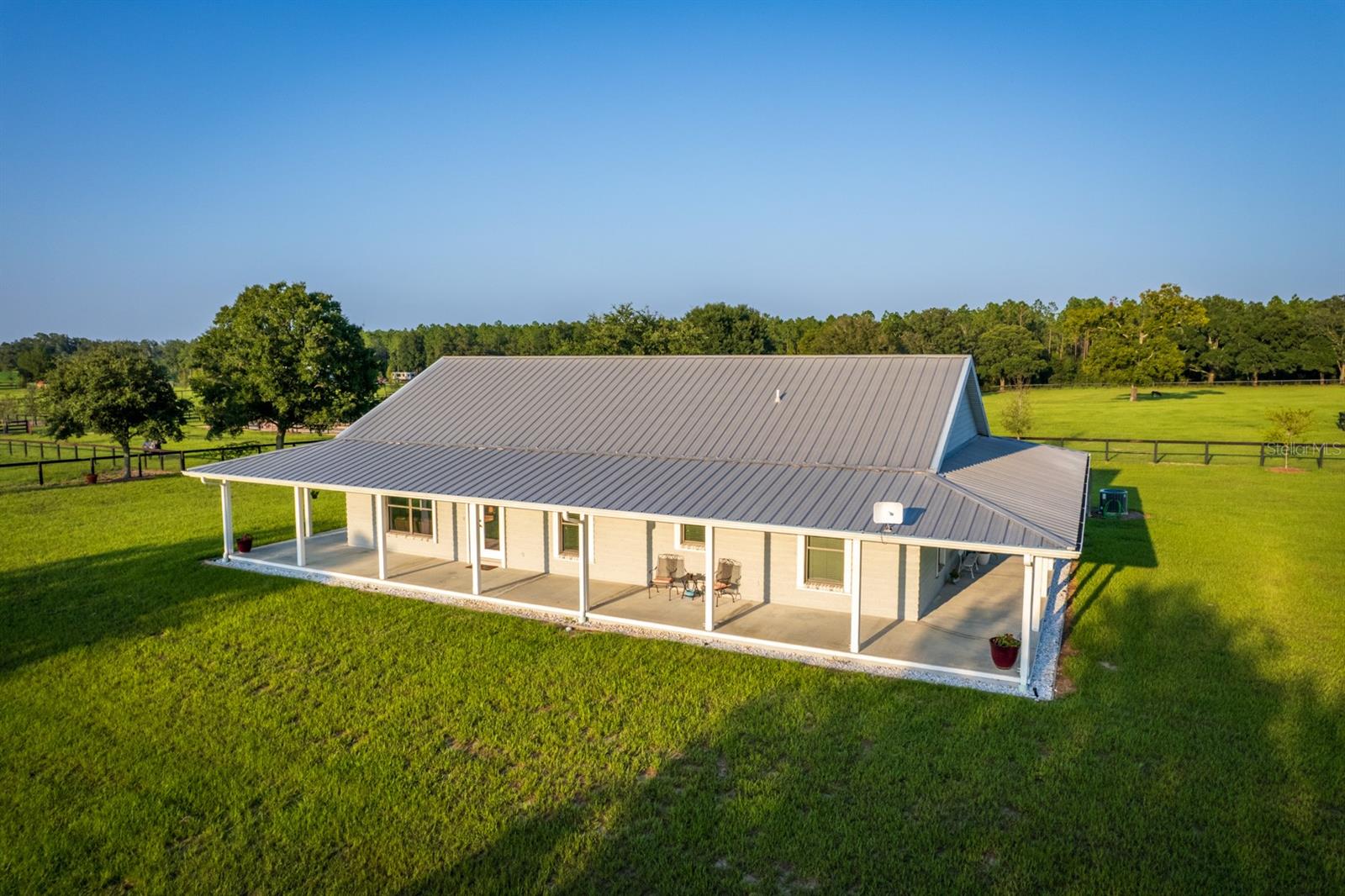 RED TAIL AIRSTRIP - Residential