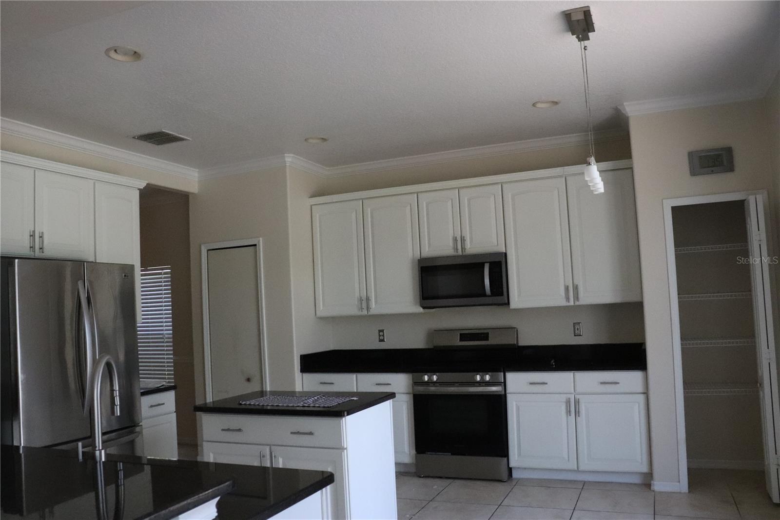 STONEYBROOK - Residential Lease