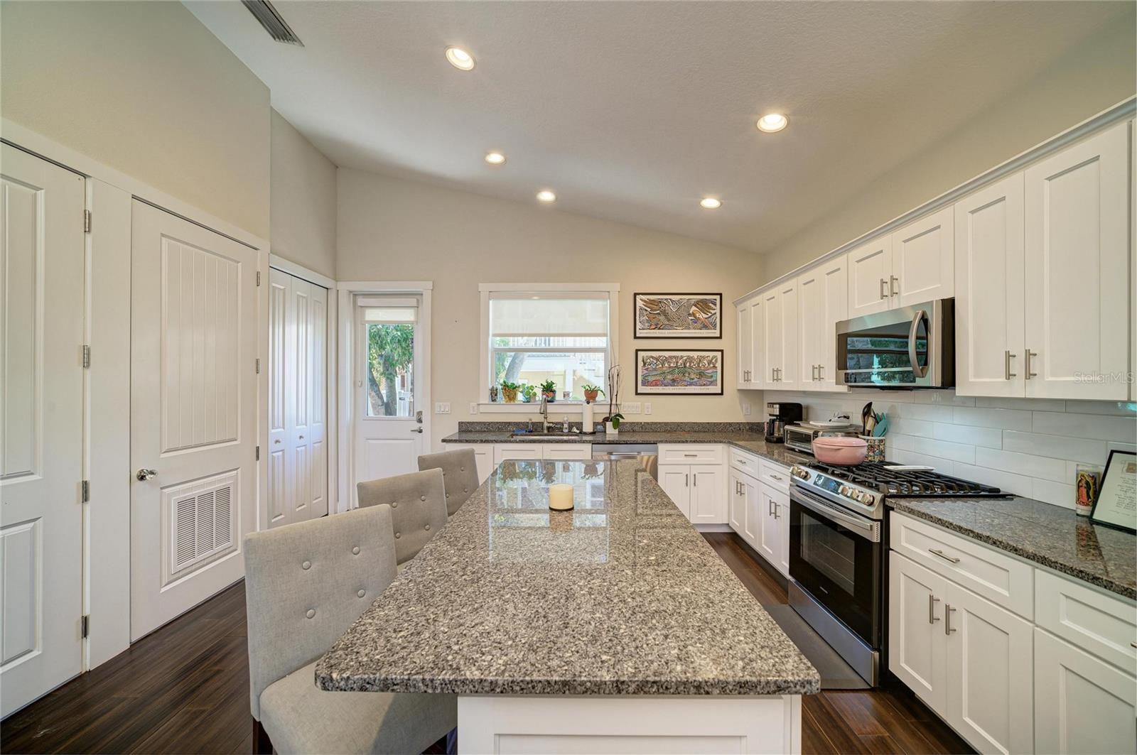 BAY VIEW PARK - Residential