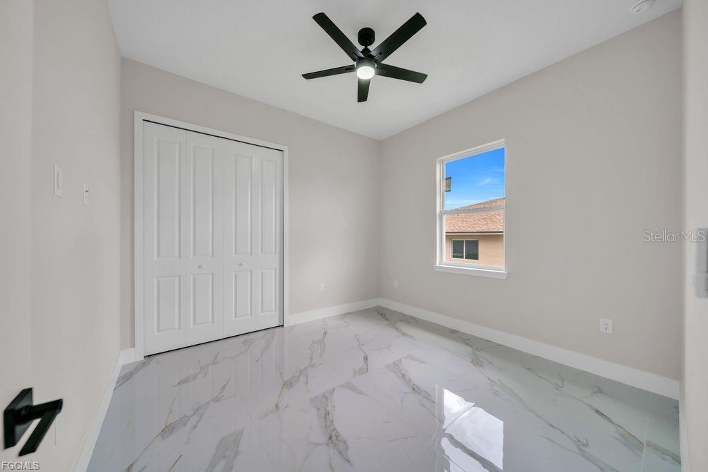 LEHIGH ESTATES - Residential Income