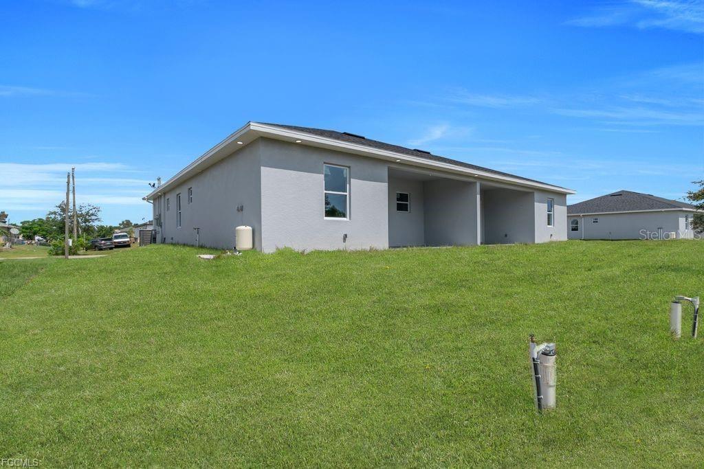LEHIGH ESTATES - Residential Income