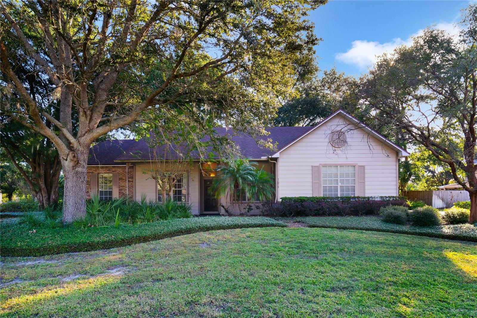 CRYSTAL LAKE ESTATES - Residential