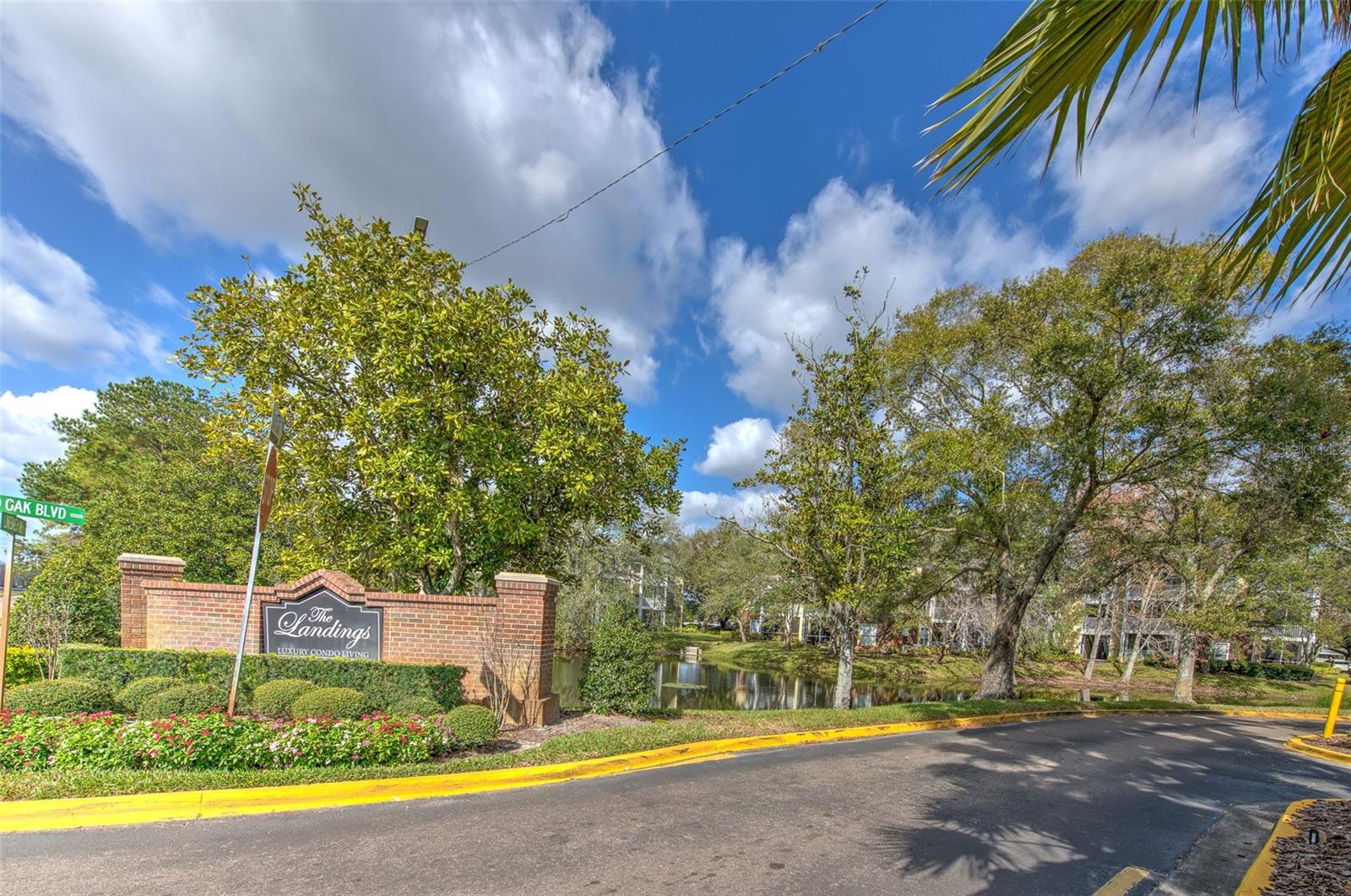 THE LANDINGS OF TAMPA A CONDOM - Residential