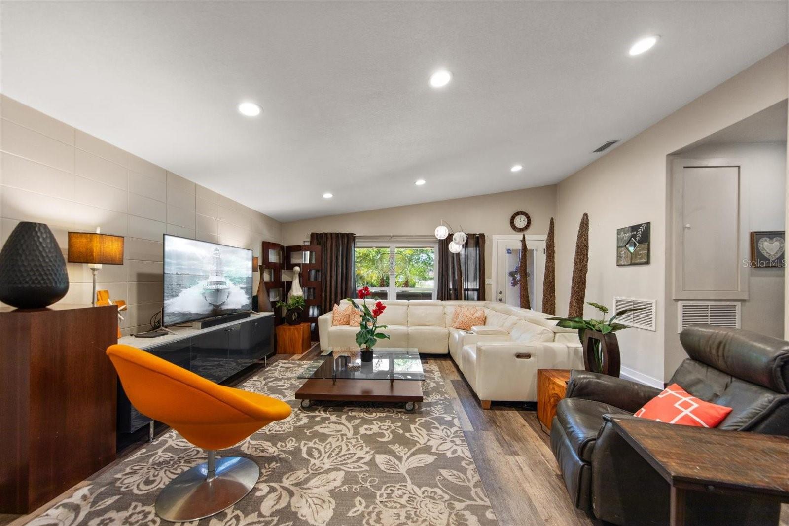 SHIRLEY MANOR SUB - Residential