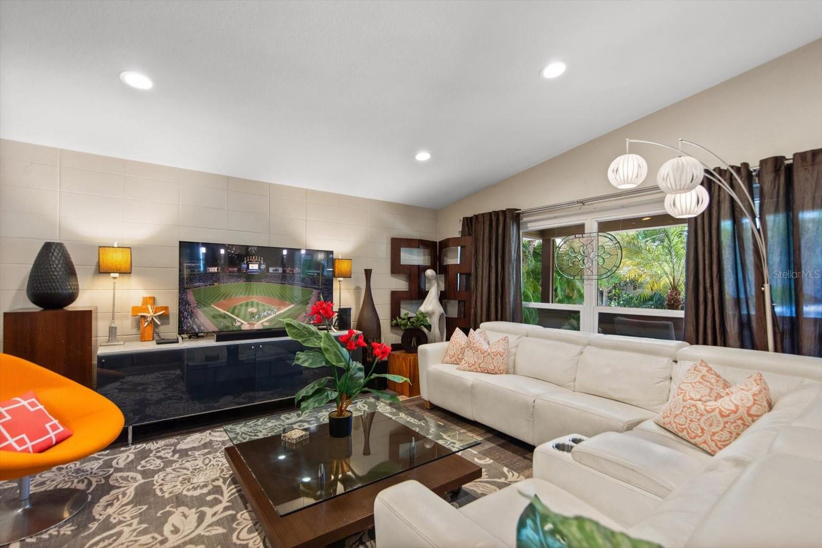SHIRLEY MANOR SUB - Residential
