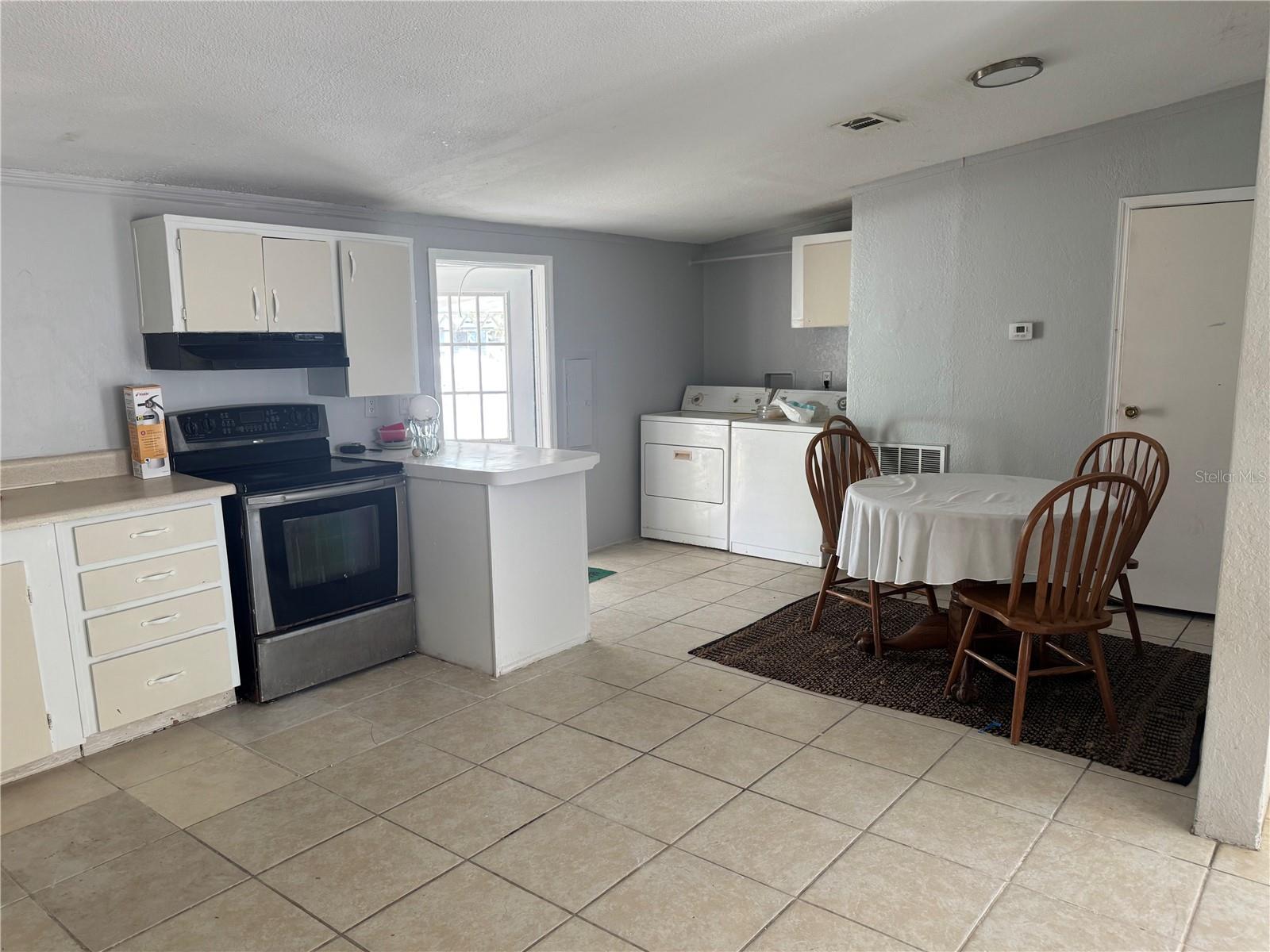 COMMONWEALTH MOBILE ESTATES ADD 02 - Residential