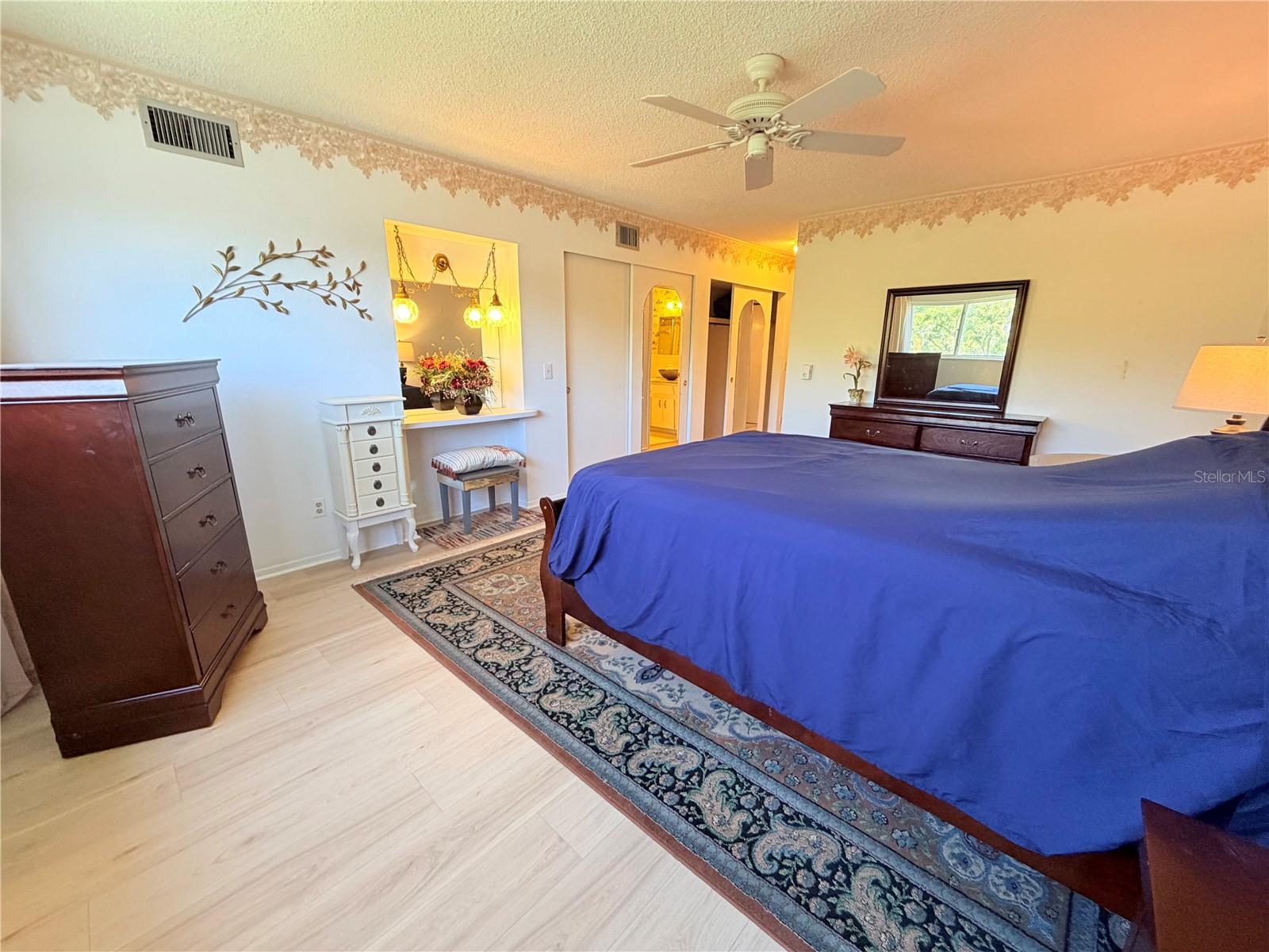 ON TOP OF THE WORLD - Residential Lease