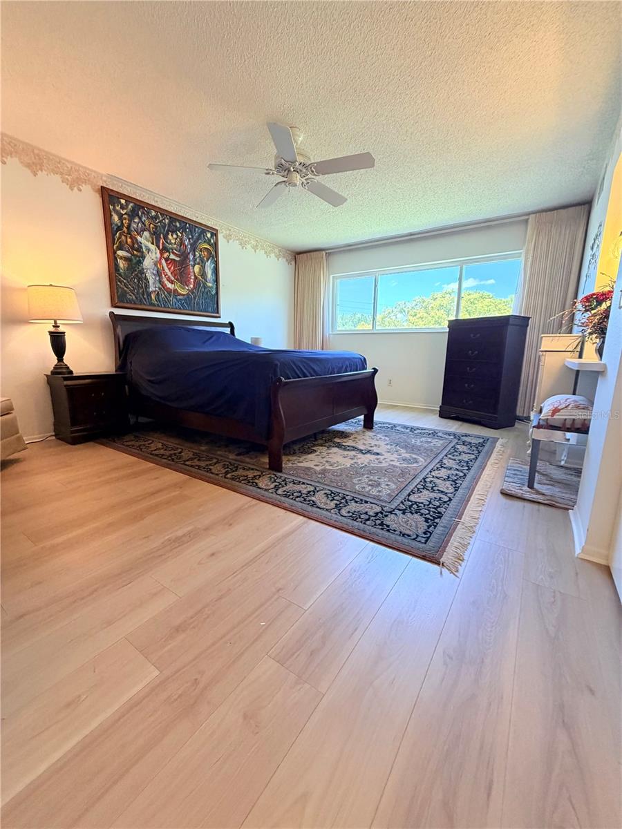 ON TOP OF THE WORLD - Residential Lease