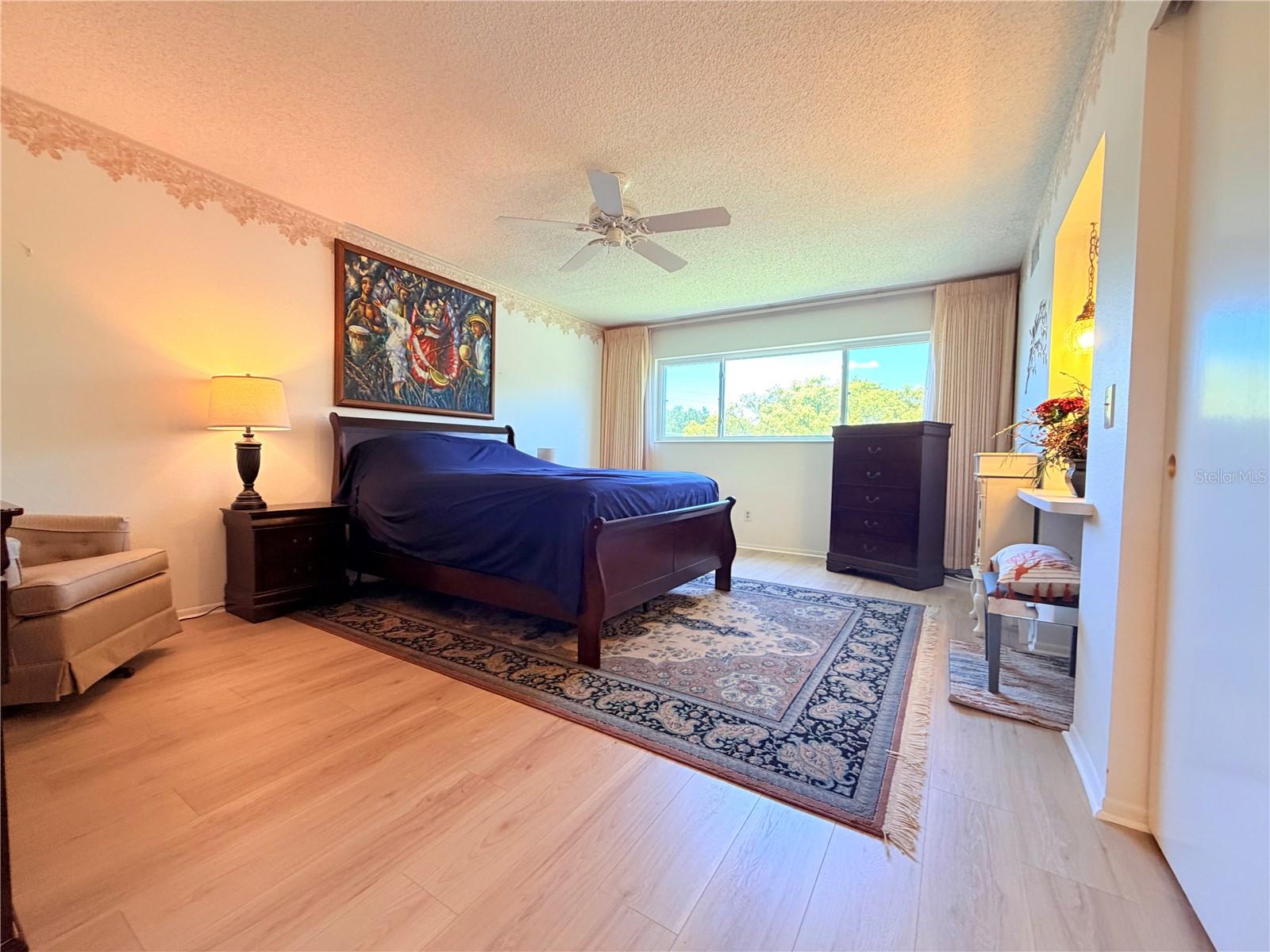 ON TOP OF THE WORLD - Residential Lease