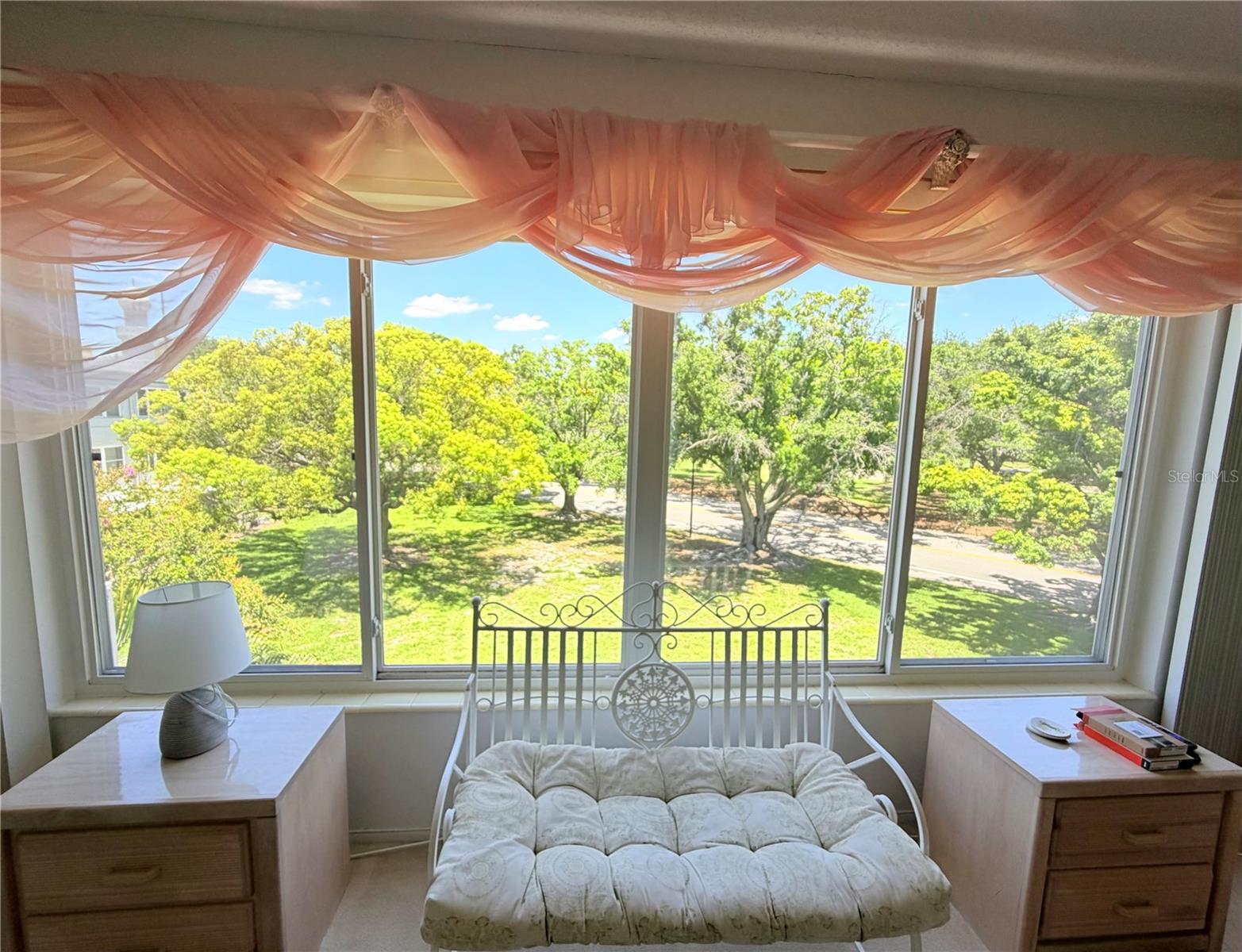 ON TOP OF THE WORLD - Residential Lease