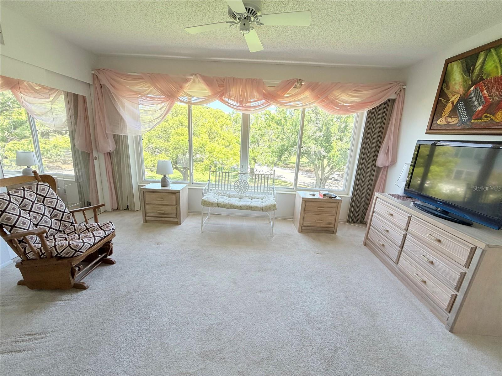 ON TOP OF THE WORLD - Residential Lease