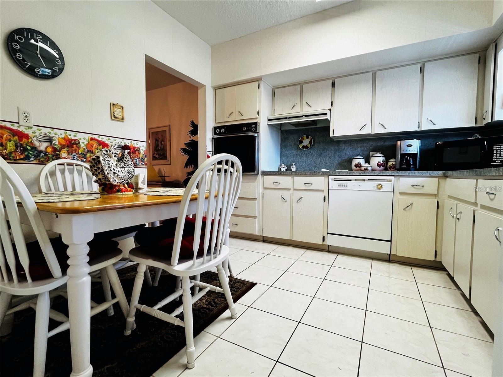 ON TOP OF THE WORLD - Residential Lease