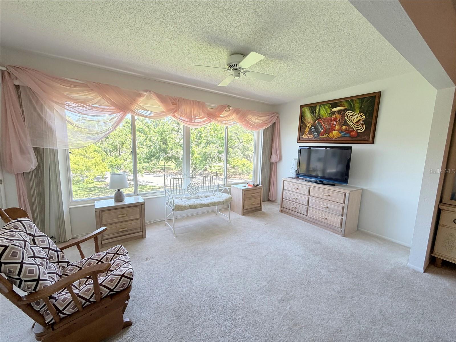 ON TOP OF THE WORLD - Residential Lease