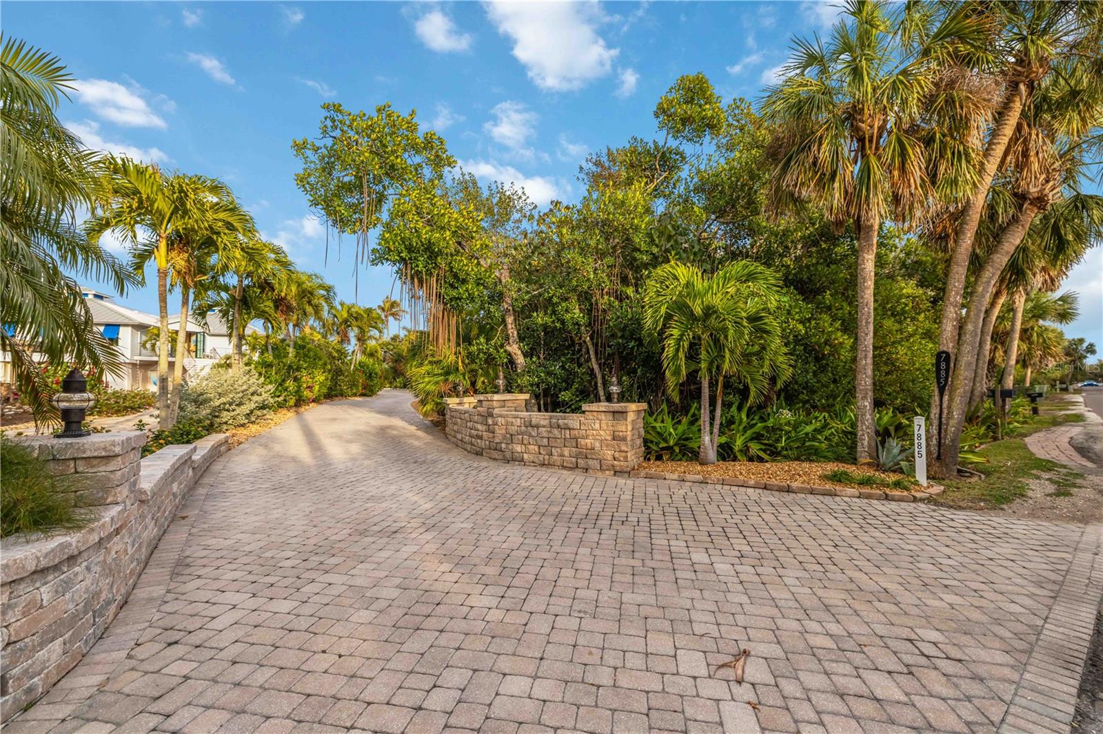 0000 - NOT PART OF A SUBDIVISION - Residential