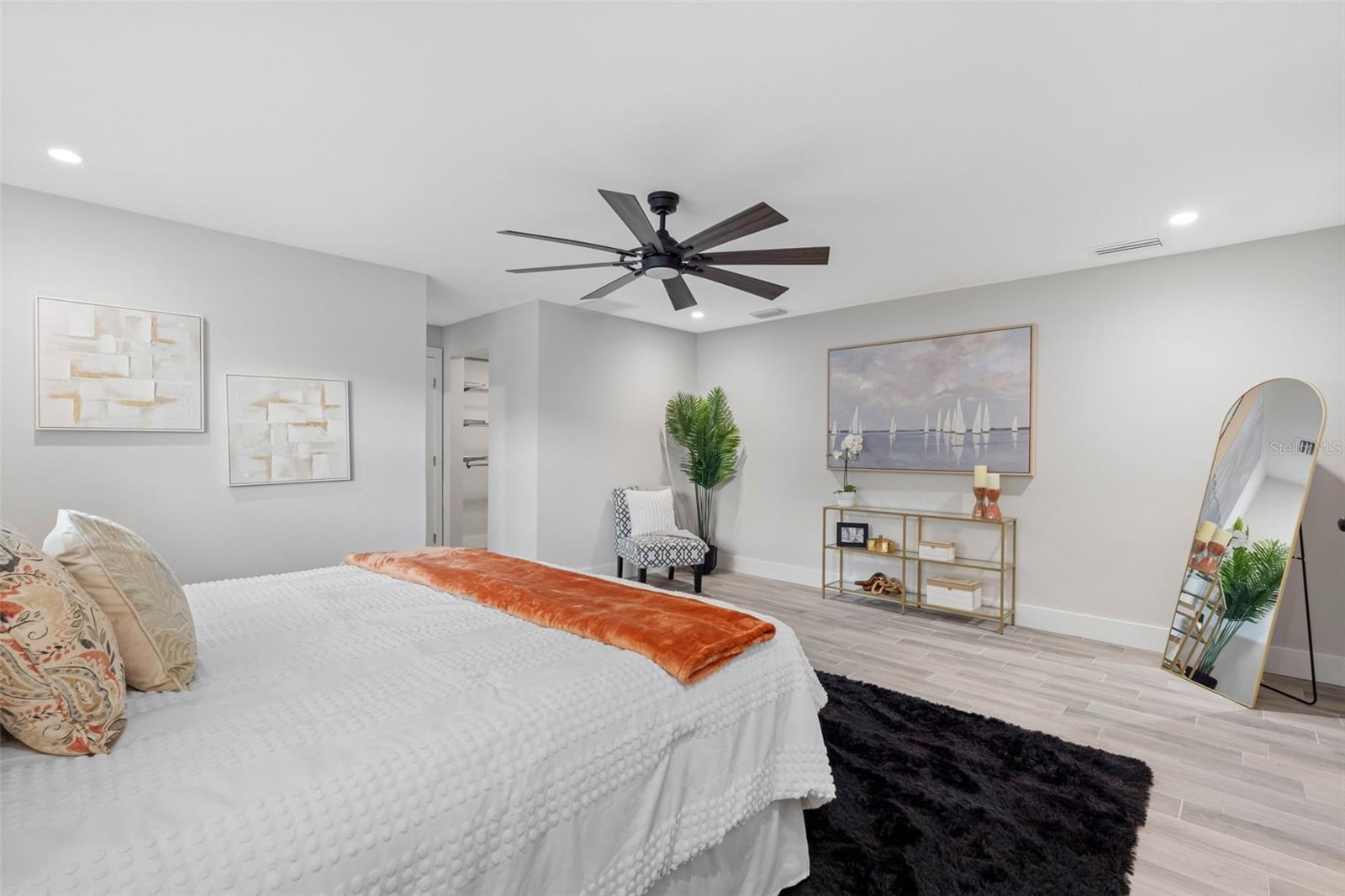 ARVIS CIRCLE - Residential