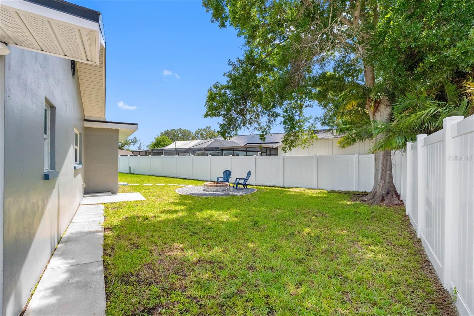 ARVIS CIRCLE - Residential