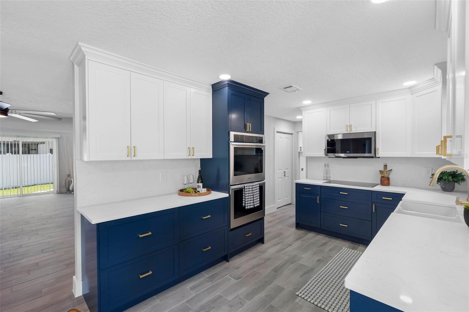 ARVIS CIRCLE - Residential