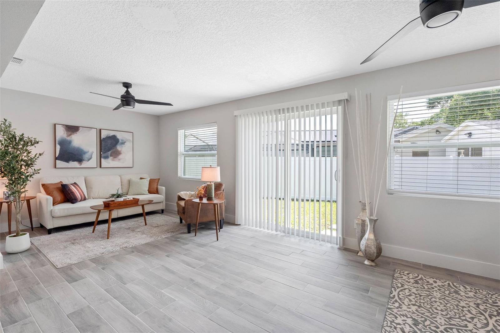ARVIS CIRCLE - Residential