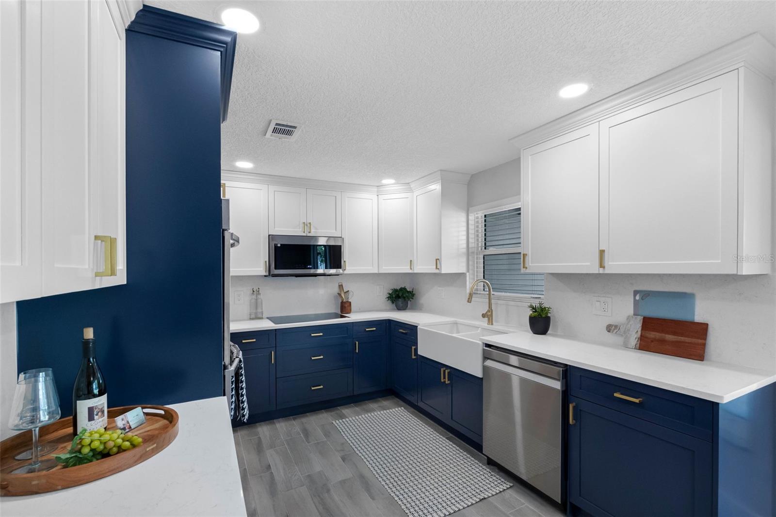 ARVIS CIRCLE - Residential
