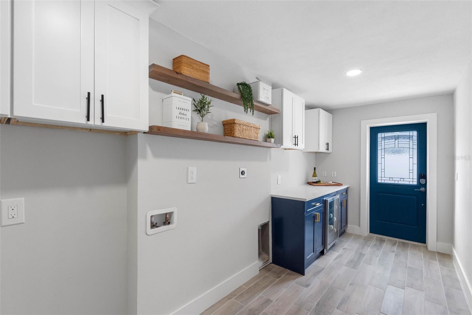 ARVIS CIRCLE - Residential