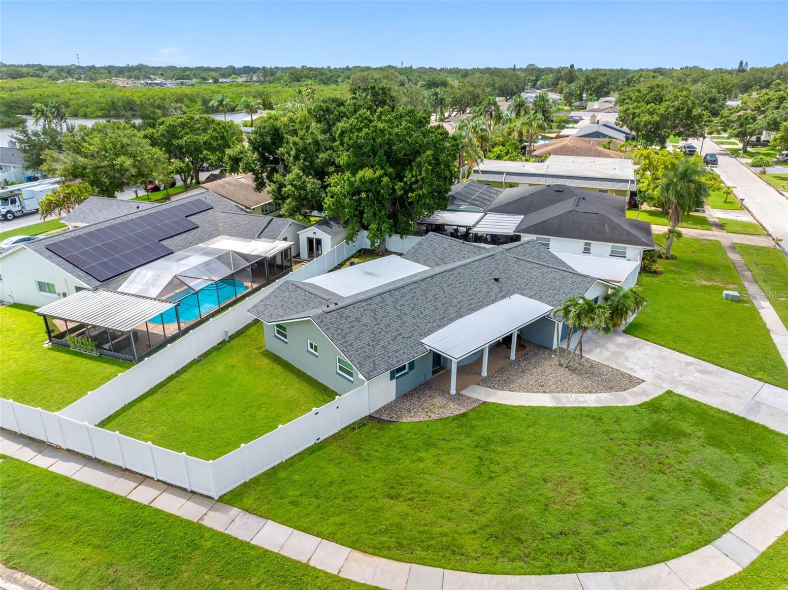 ARVIS CIRCLE - Residential