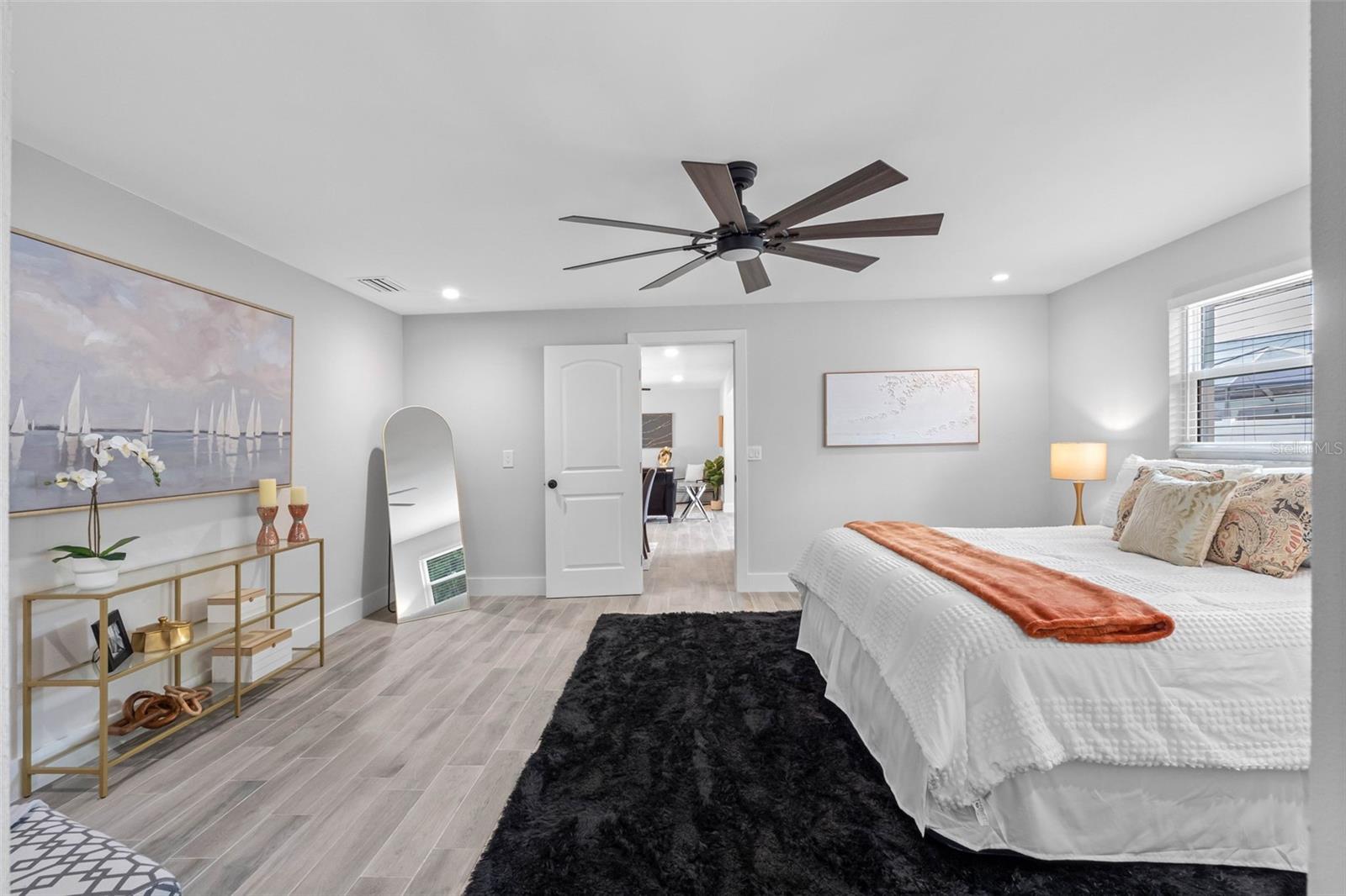 ARVIS CIRCLE - Residential