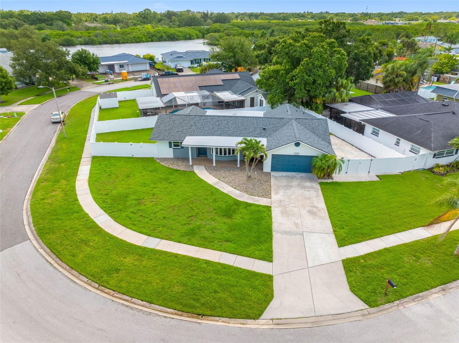 ARVIS CIRCLE - Residential