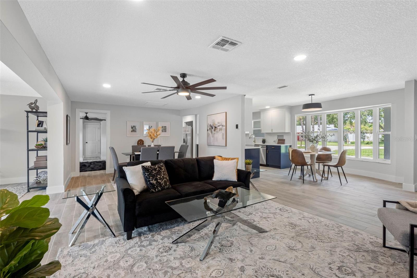ARVIS CIRCLE - Residential