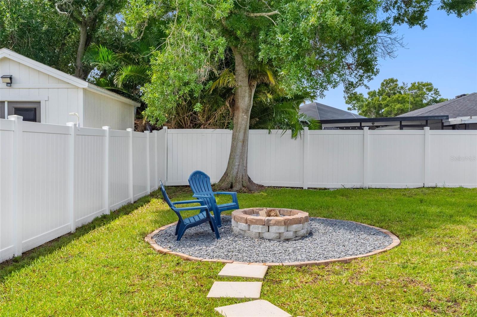 ARVIS CIRCLE - Residential