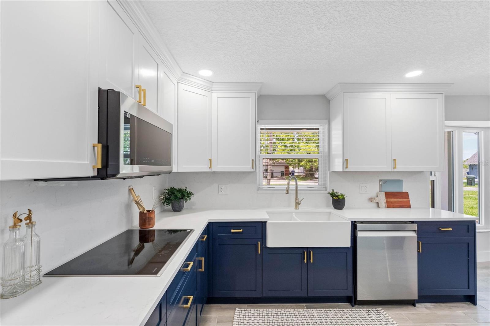 ARVIS CIRCLE - Residential