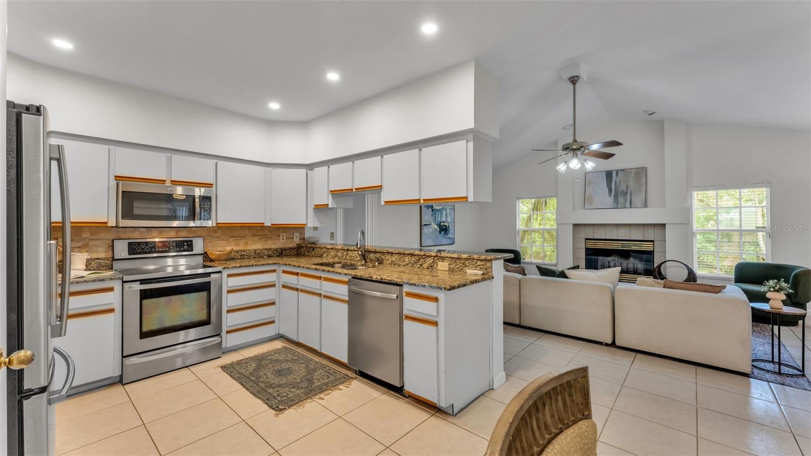 ENGLELAKE - Residential Lease