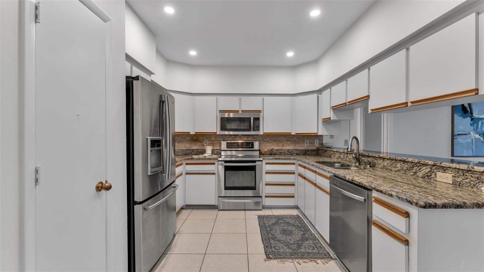 ENGLELAKE - Residential Lease