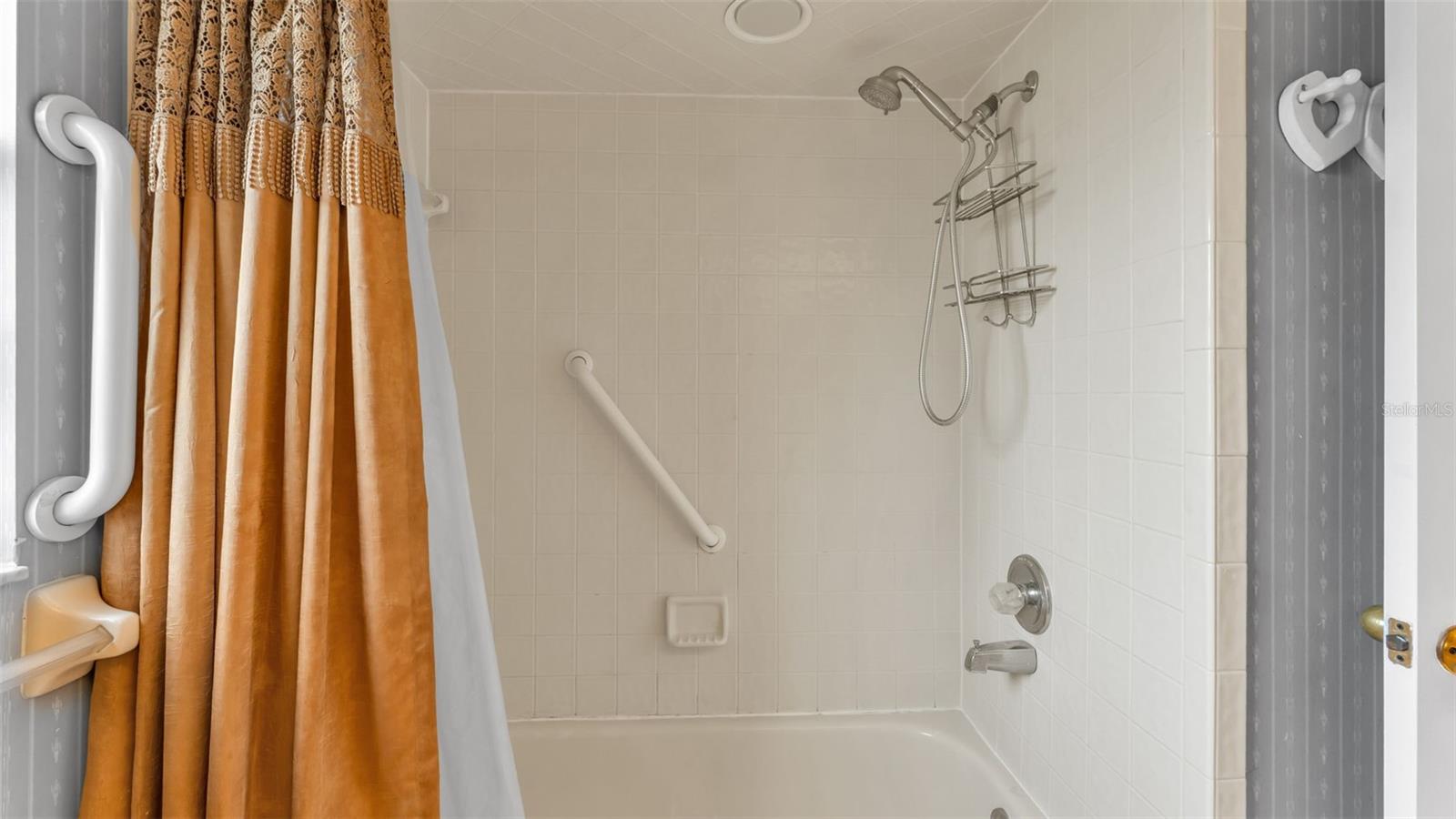 ENGLELAKE - Residential Lease