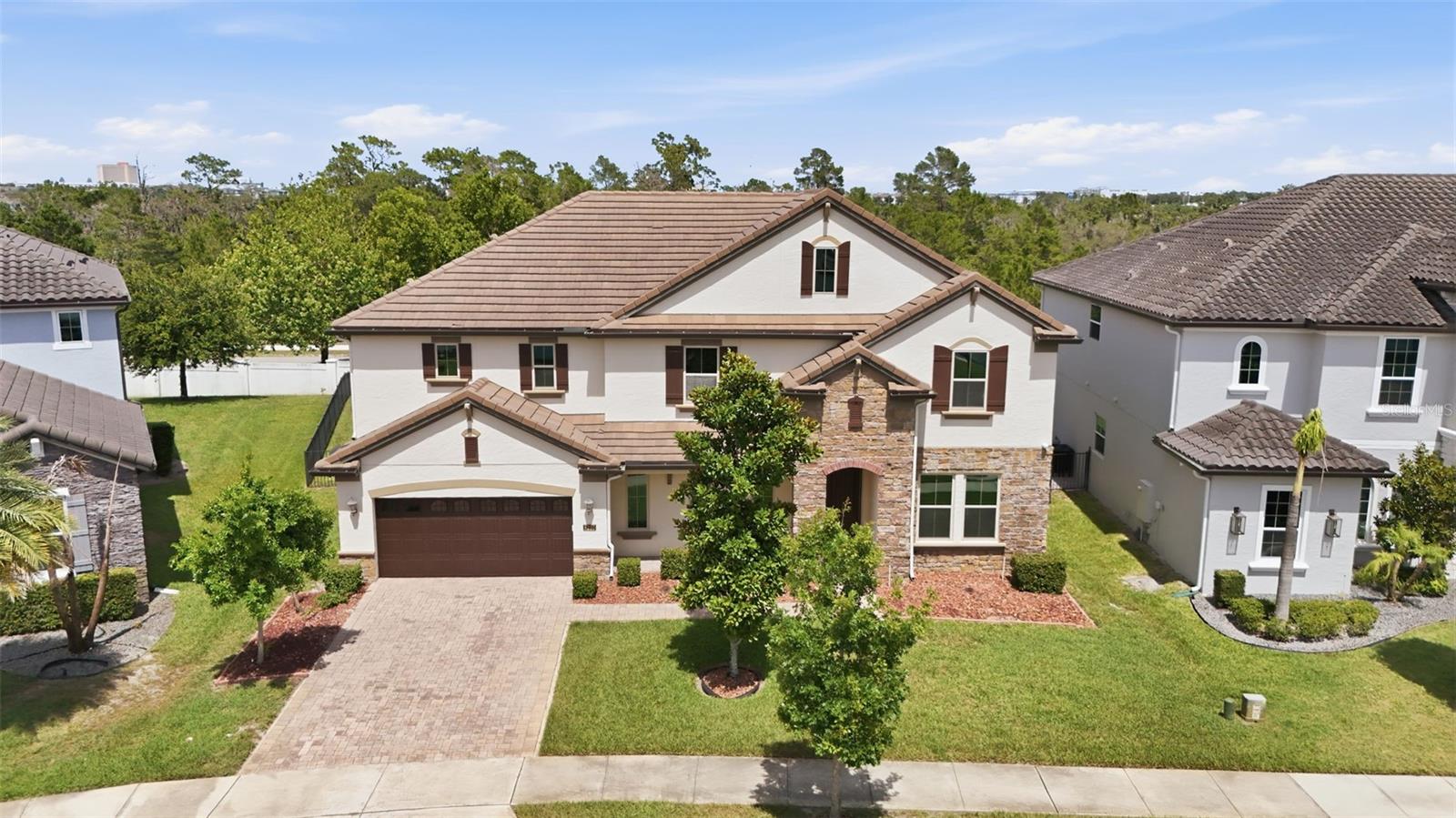 ESTATES/PARKSIDE - Residential
