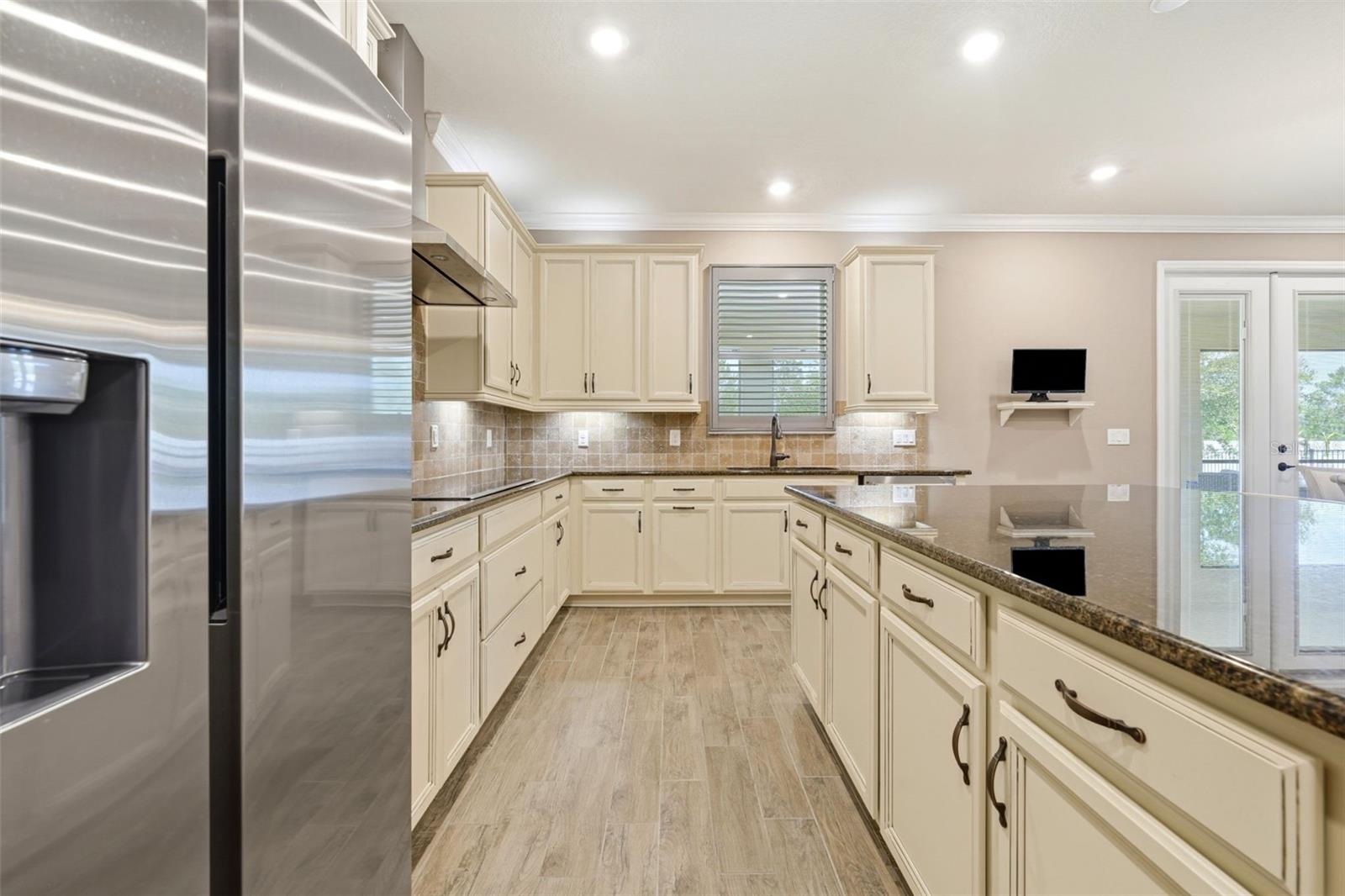 ESTATES/PARKSIDE - Residential