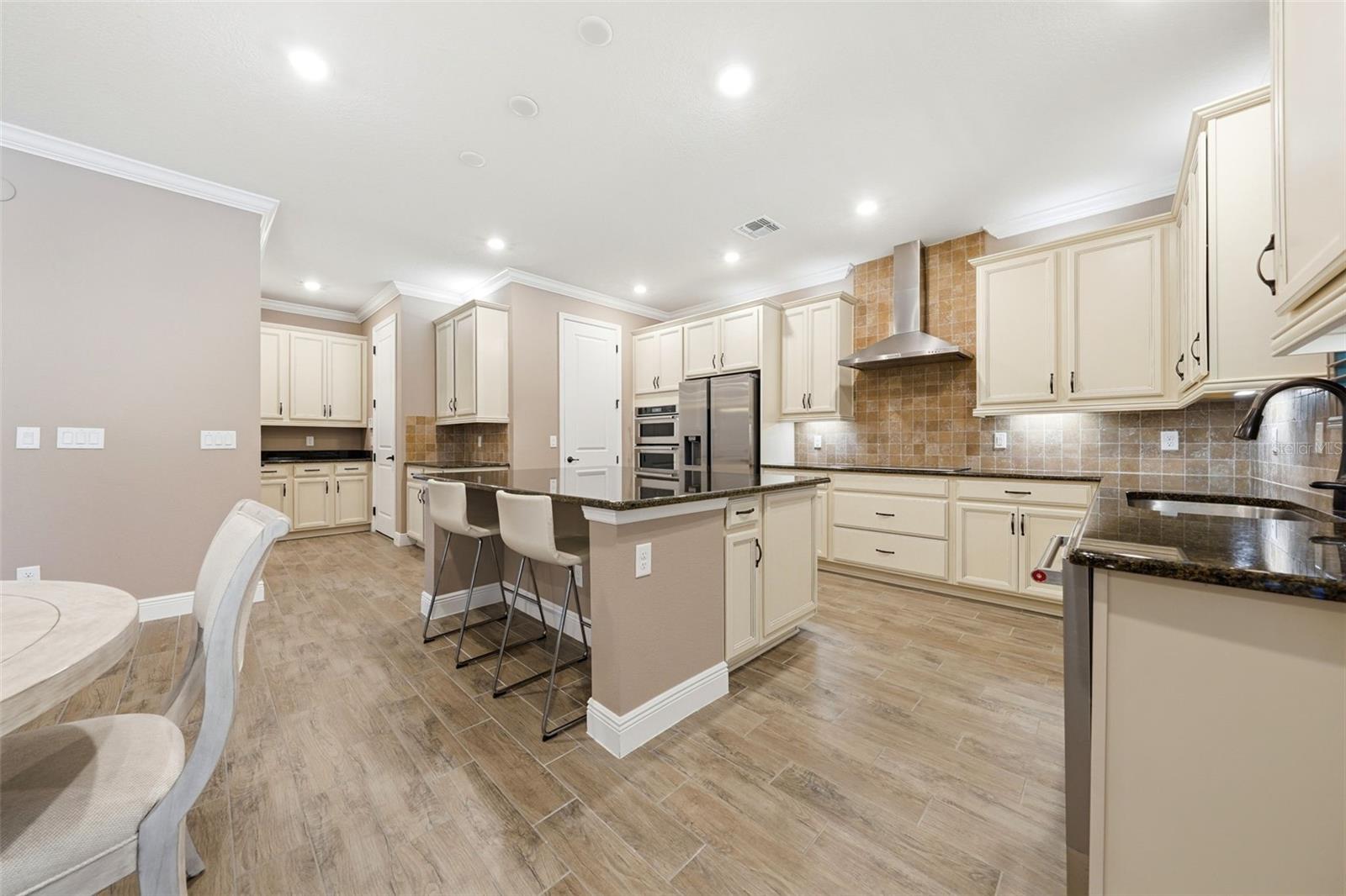 ESTATES/PARKSIDE - Residential