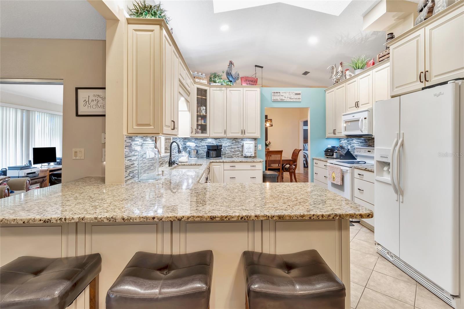 ROYAL HIGHLANDS - Residential