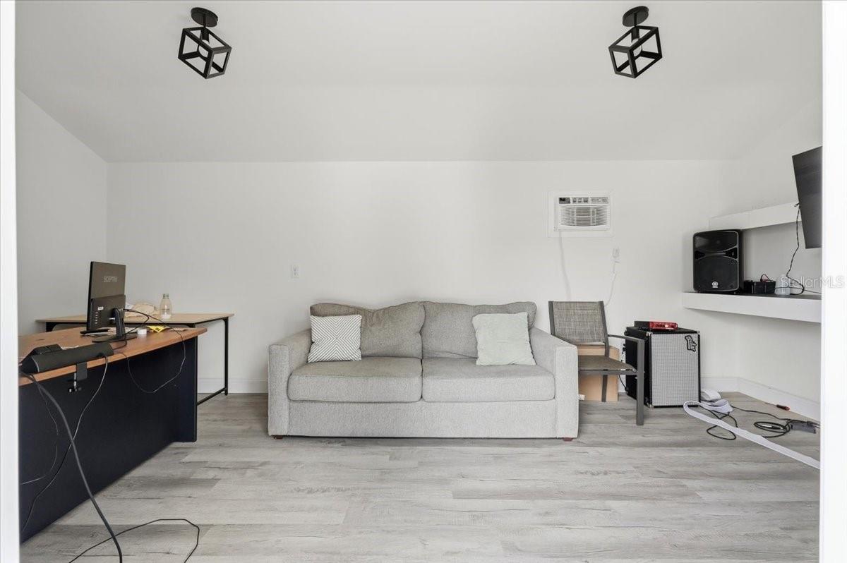 YELLOW PINE FIRST ADD - Residential