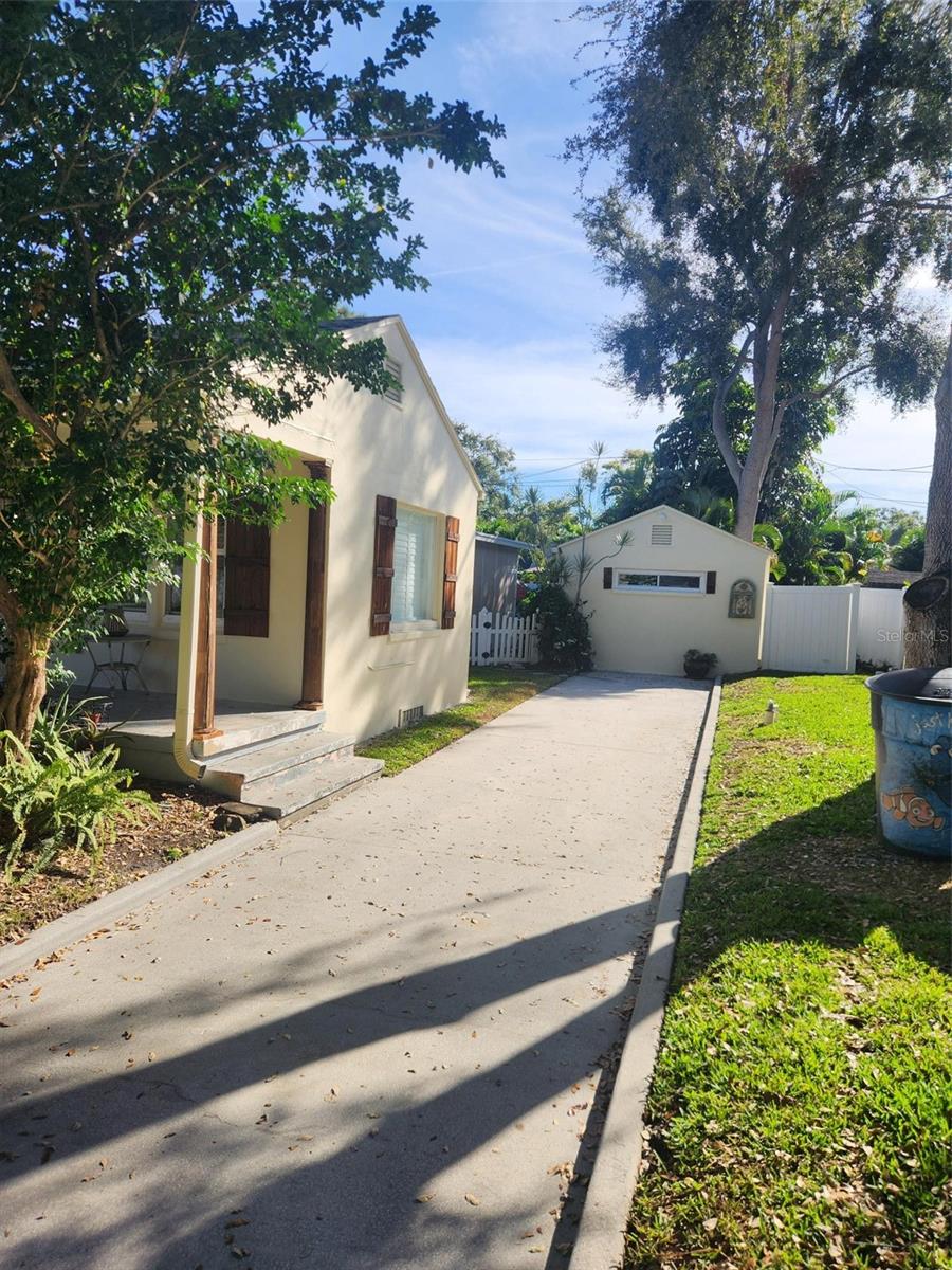 ALLENDALE TERRACE BLKS A-B-1-2-3-4-5-6 - Residential