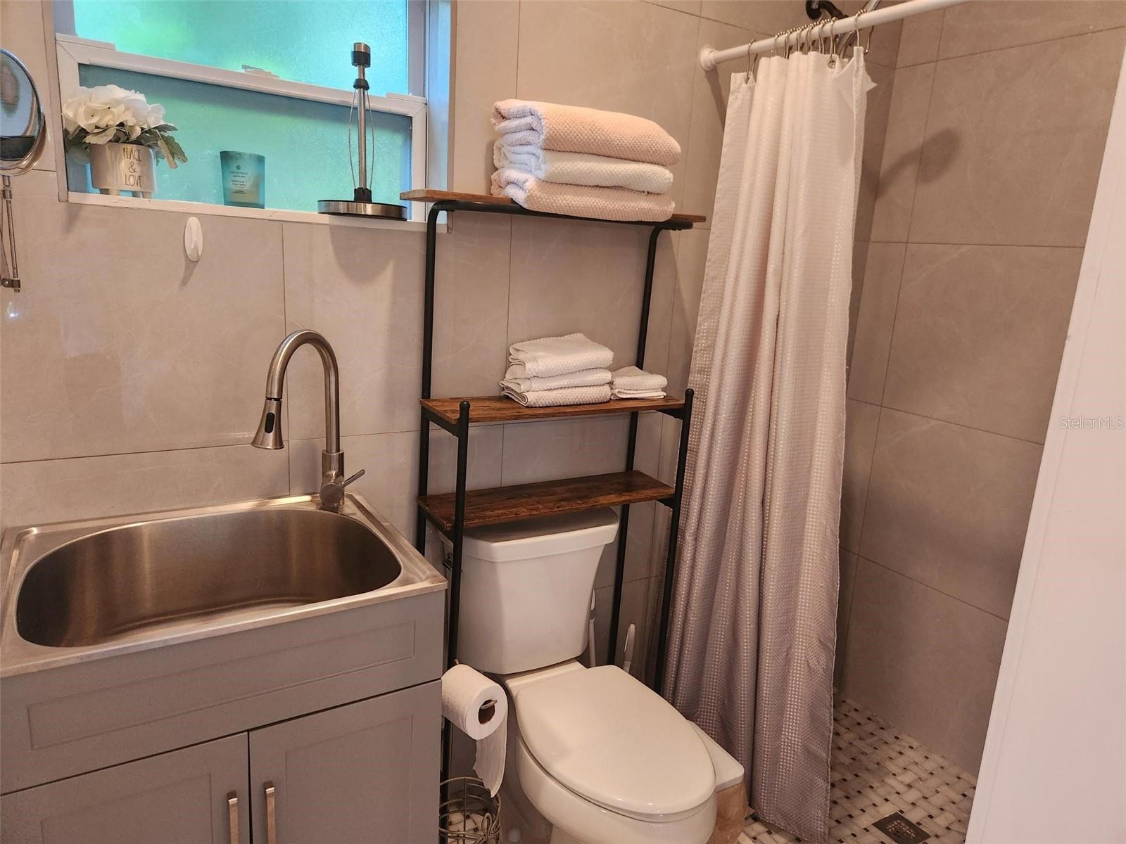 ALLENDALE TERRACE BLKS A-B-1-2-3-4-5-6 - Residential