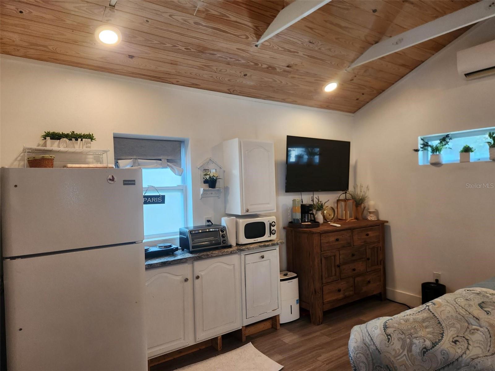 ALLENDALE TERRACE BLKS A-B-1-2-3-4-5-6 - Residential